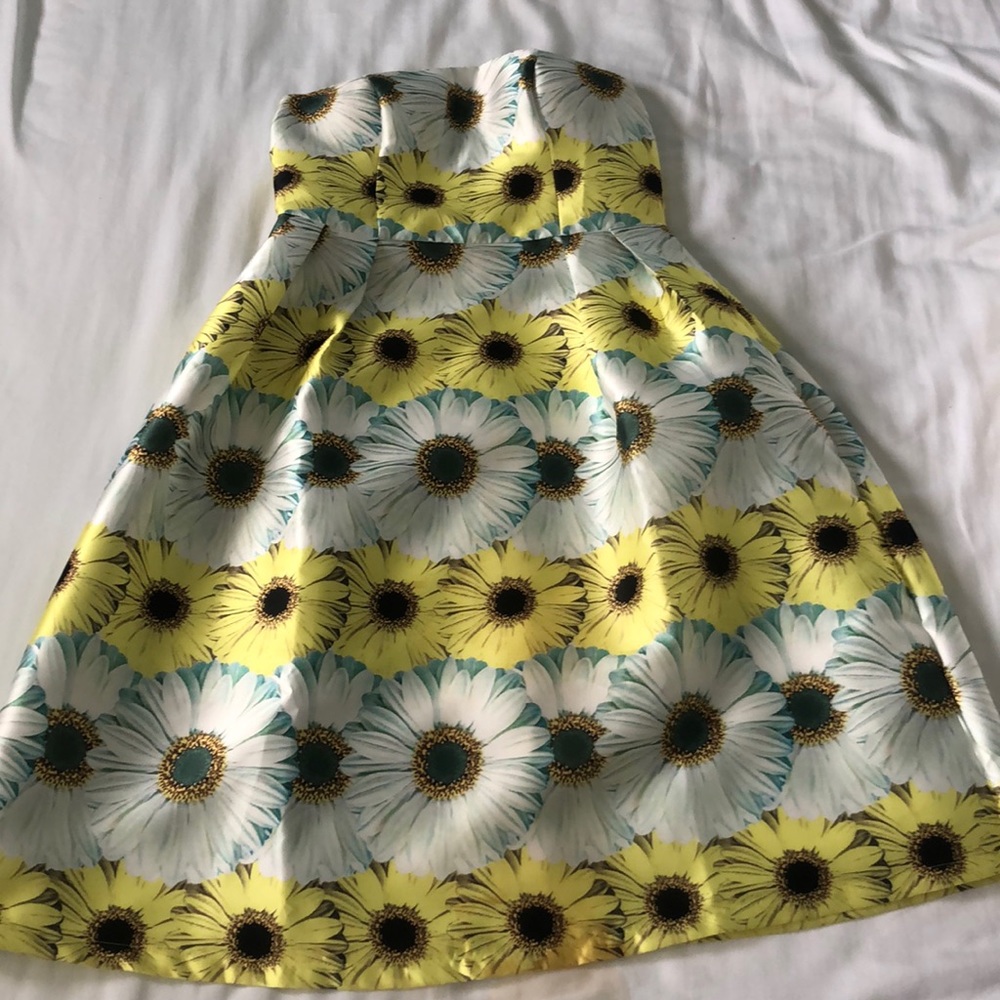 Chi Chi London Structured Bandeau Sunflower Dress - Picture 5 of 12